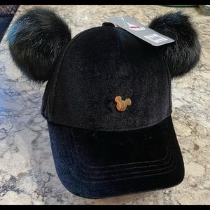 Women’s Disney Minnie Mouse hat - black NWT